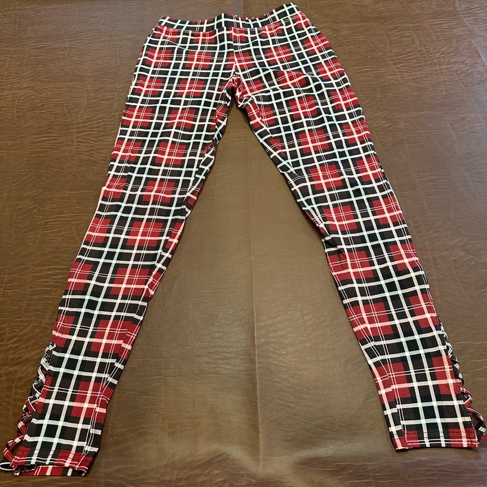 NWT Venus Red & Black Plaid Leggings